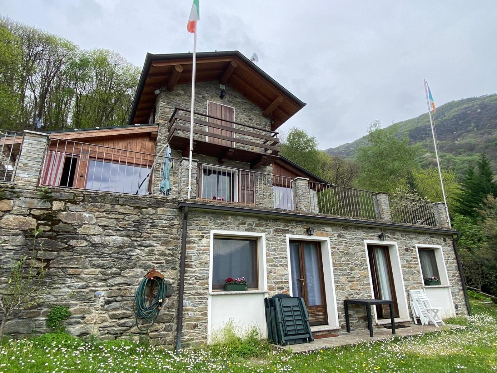 The Happy Rooster - Villa With Big Garden Pianello Del Lario Kültér fotó